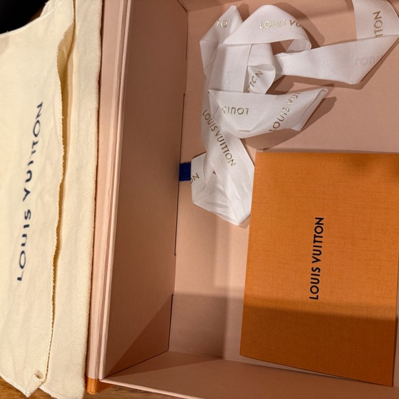 Louis Vuitton Pink, Burgundy, and Red Wallet Set - Picture 15 of 16